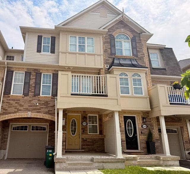 926 Nadalin Heights photo 1