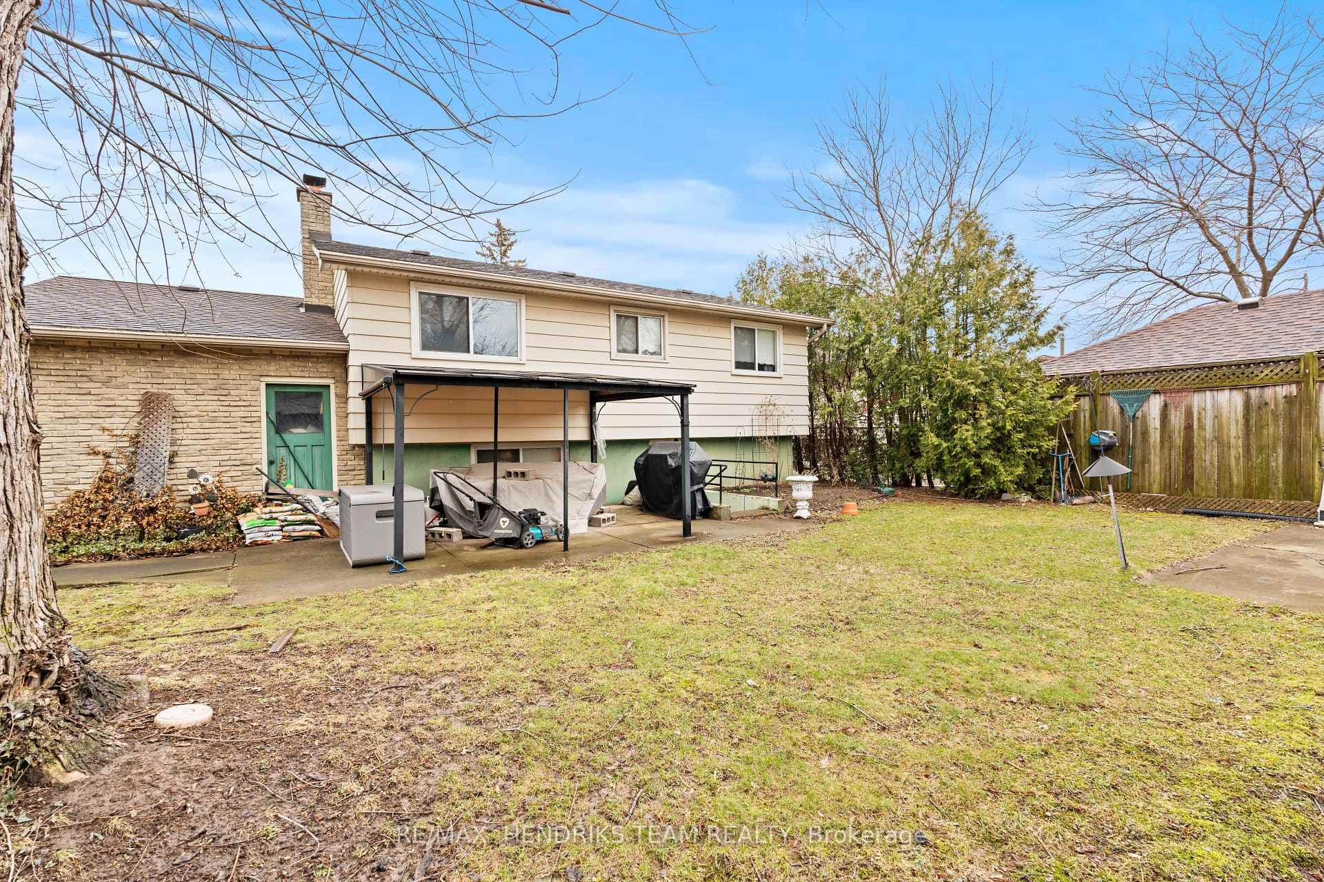 54 Grove Avenue photo 21