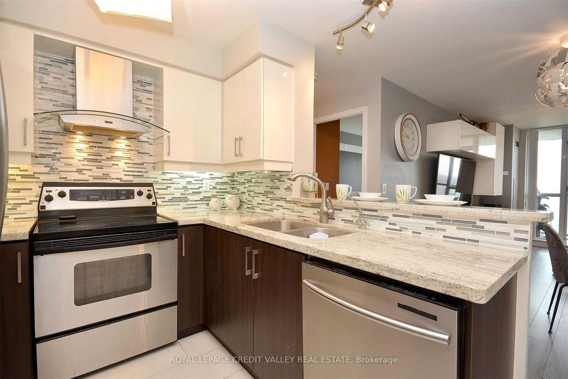 2565 Erin Centre Boulevard Unit 1105 photo 8