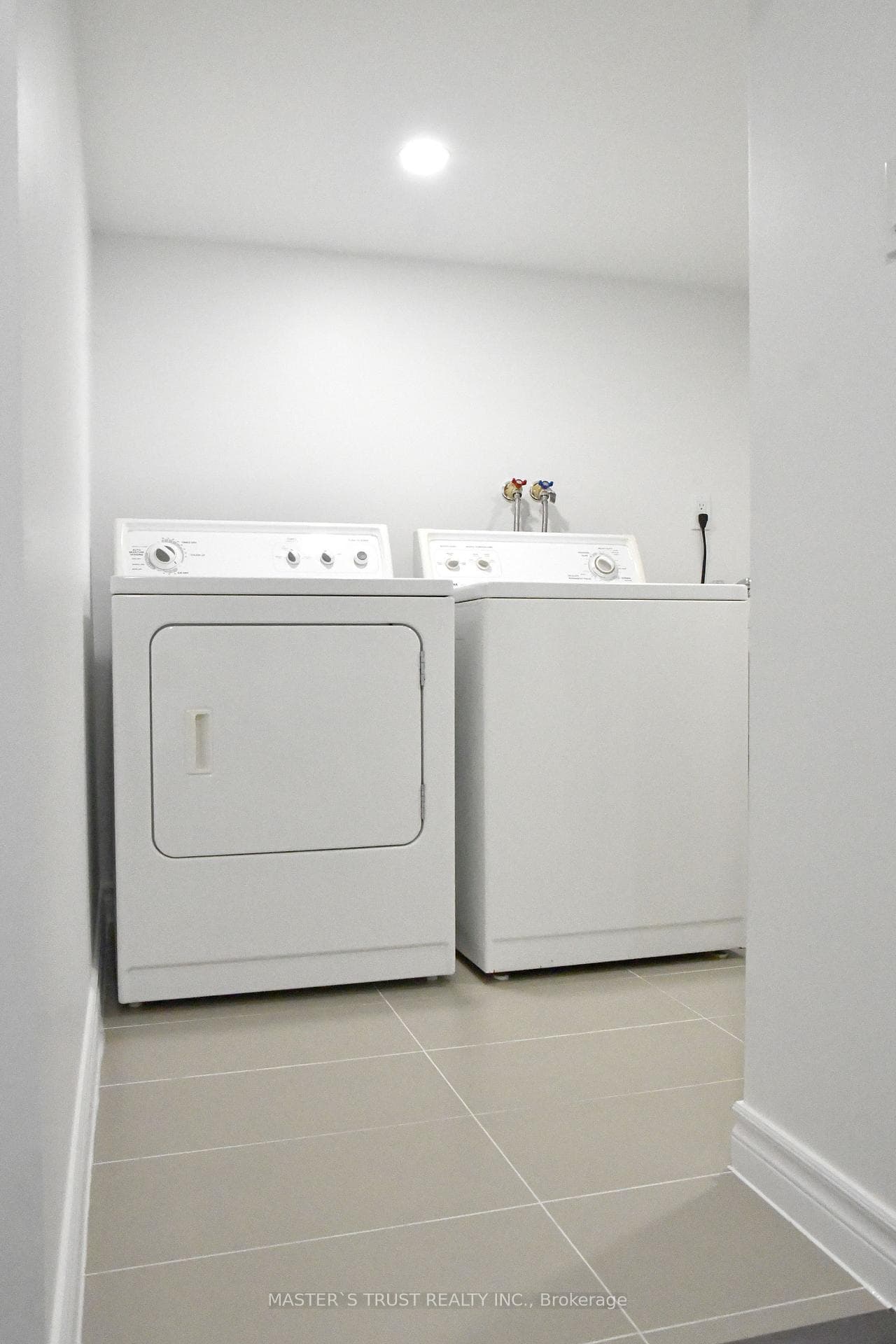 73 Bernbridge Road photo 11
