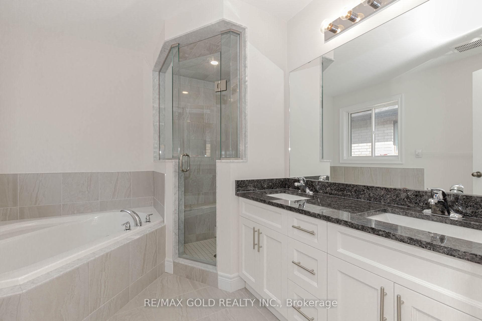 61 Eleanor Avenue Unit Upstairs photo 33