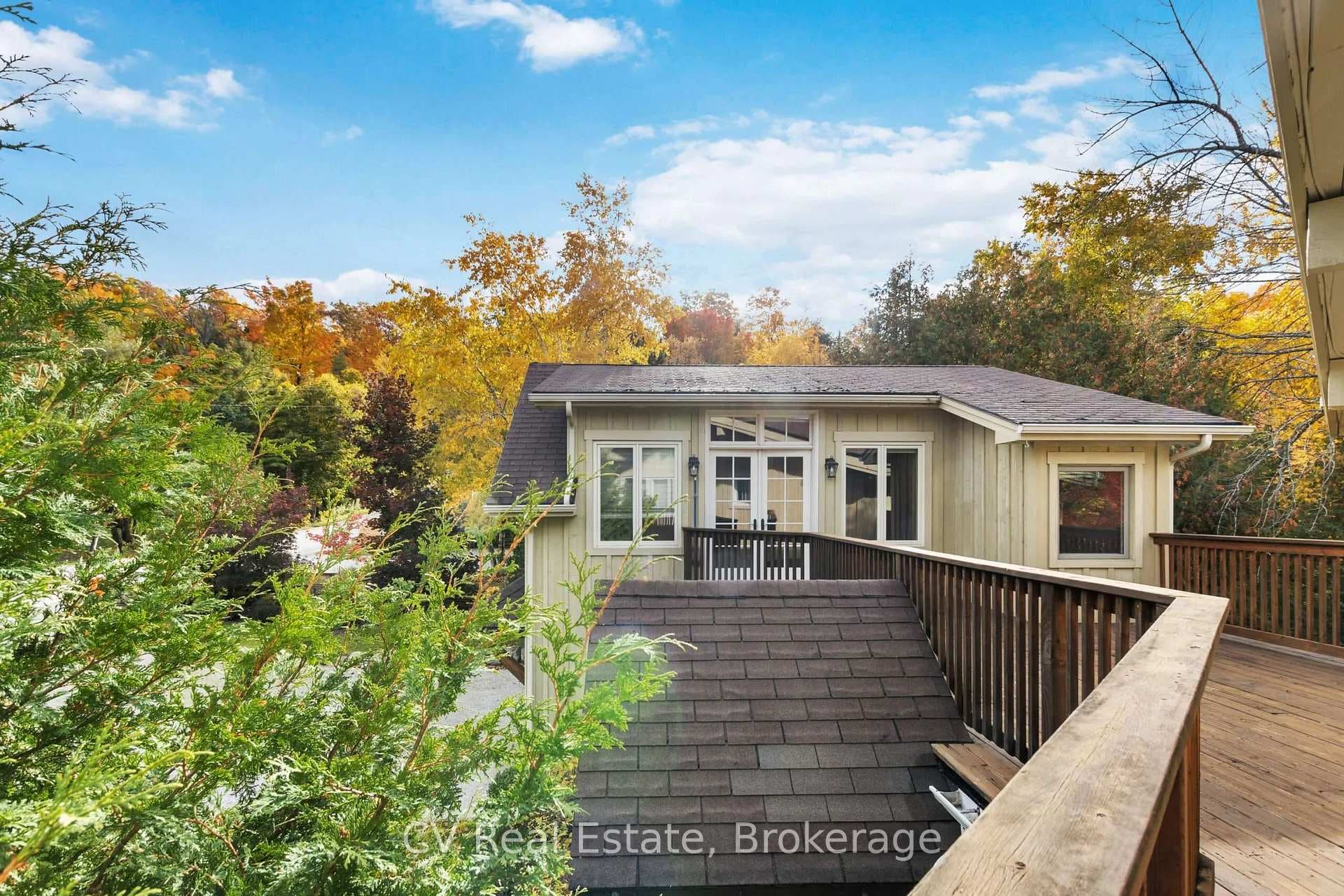 156 Chamonix Crescent photo 28
