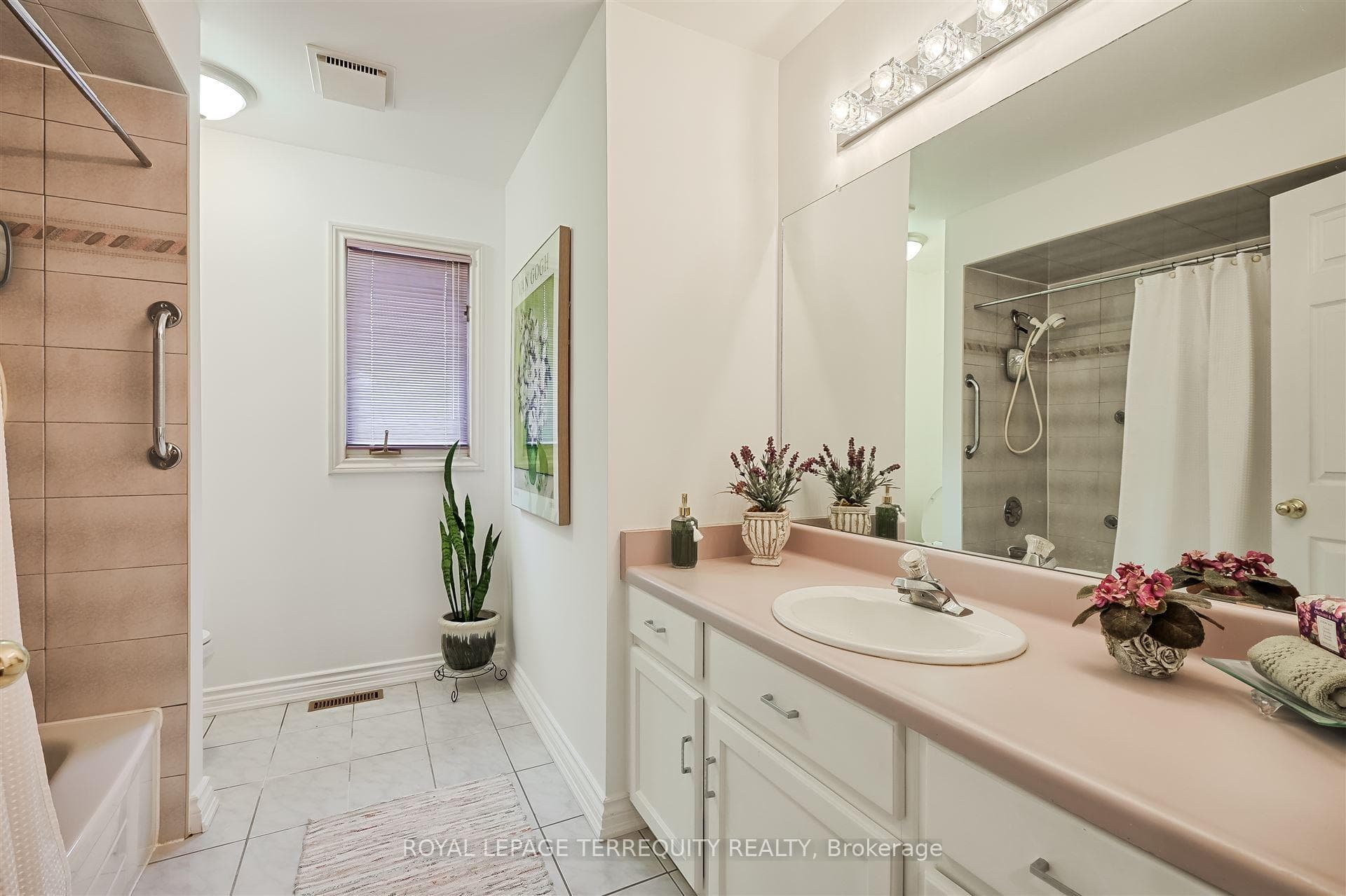 11 Blaketon Road photo 28