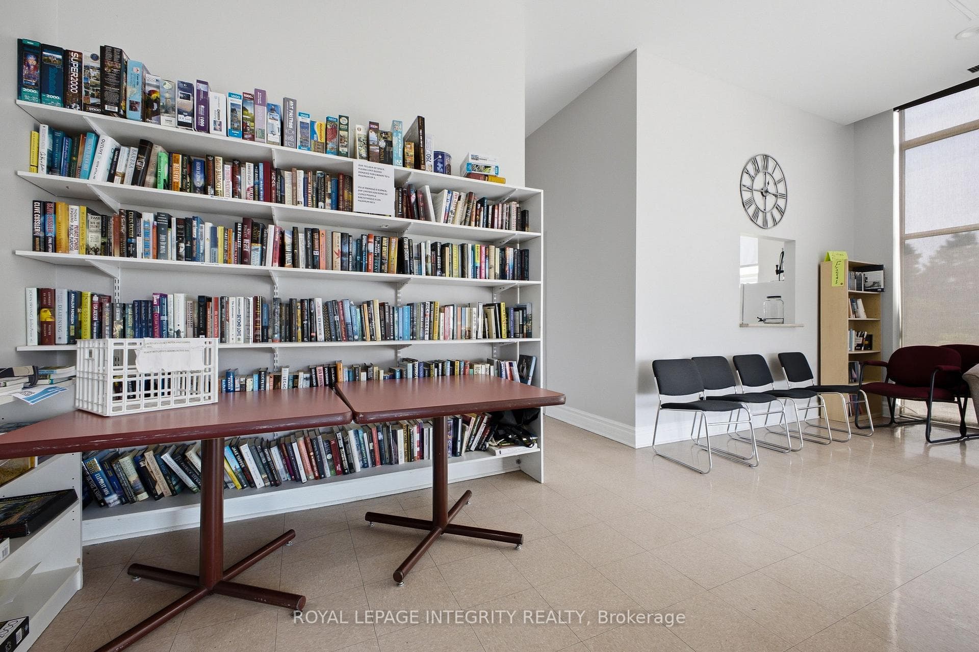 545 St Laurent Boulevard Unit 1207 photo 41