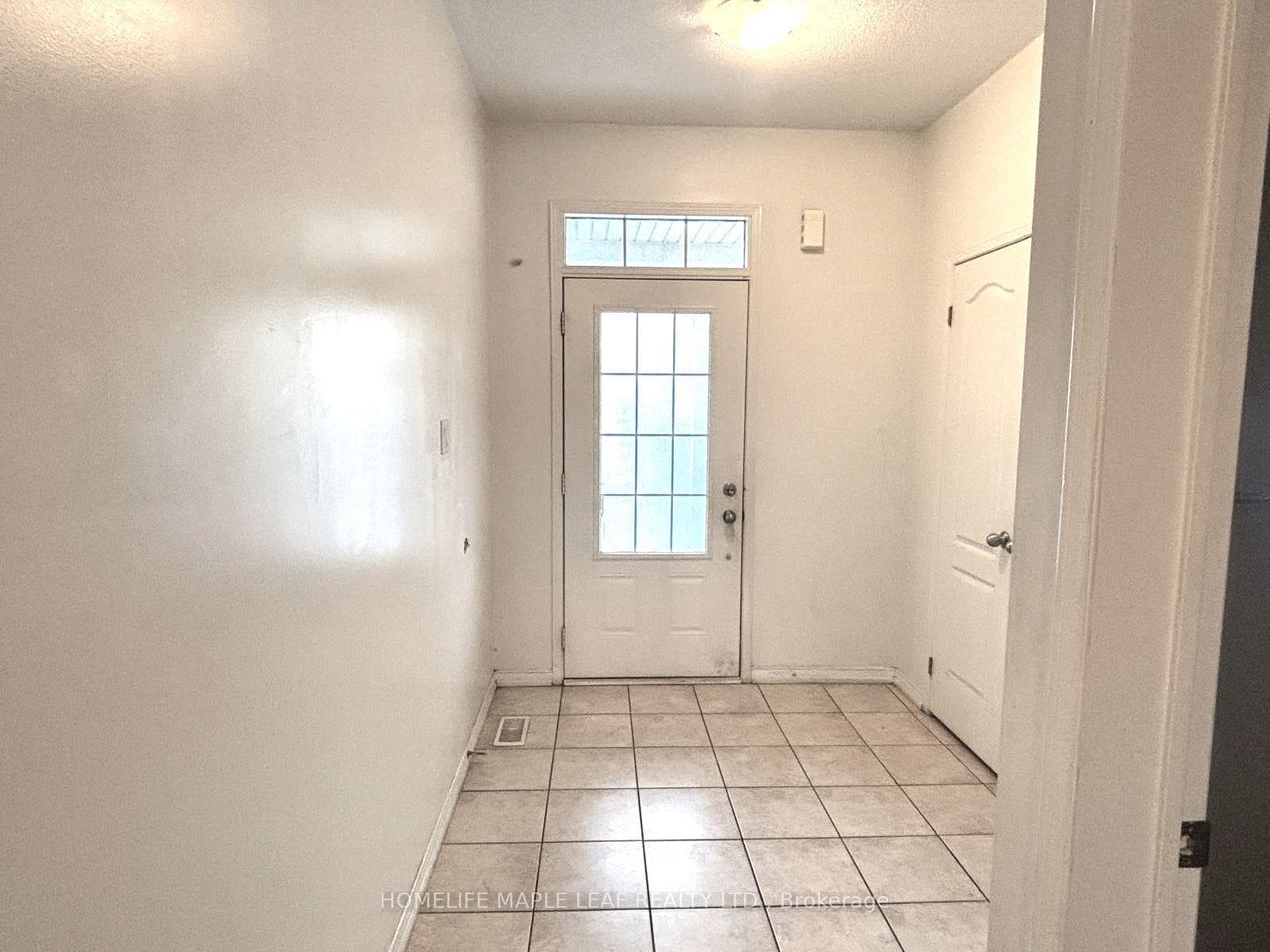 39 Sussexdale Drive photo 2