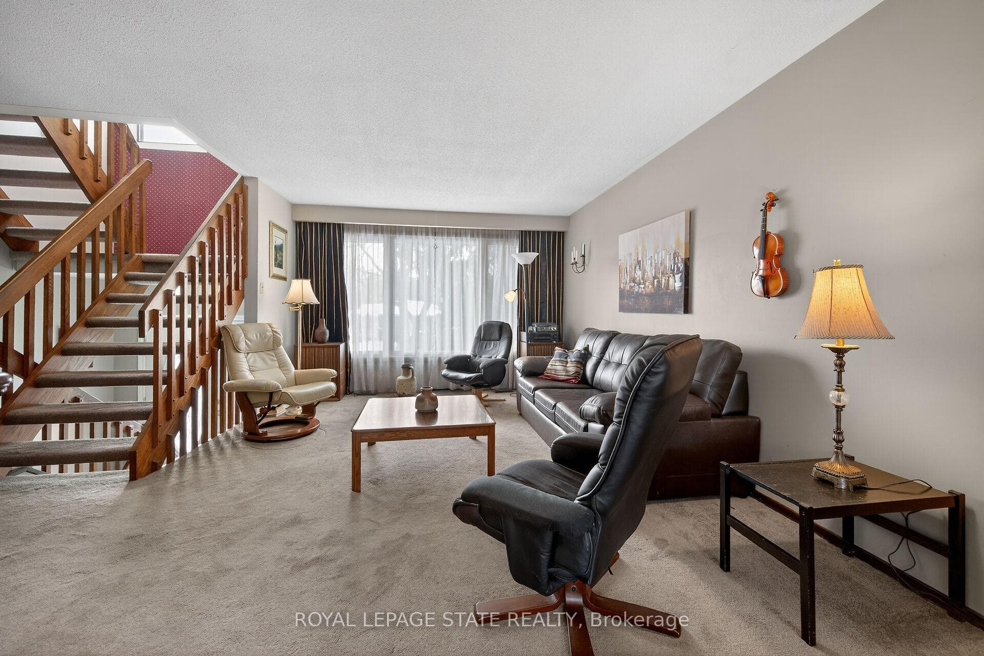 356 Cranbrook Drive photo 3