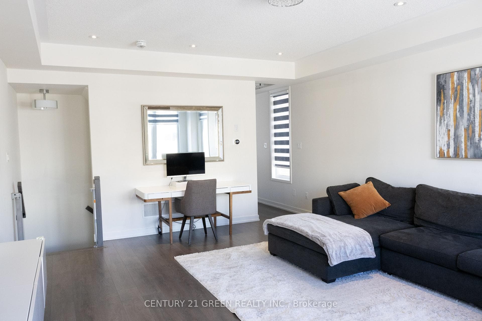 206 Huguenot Road photo 6