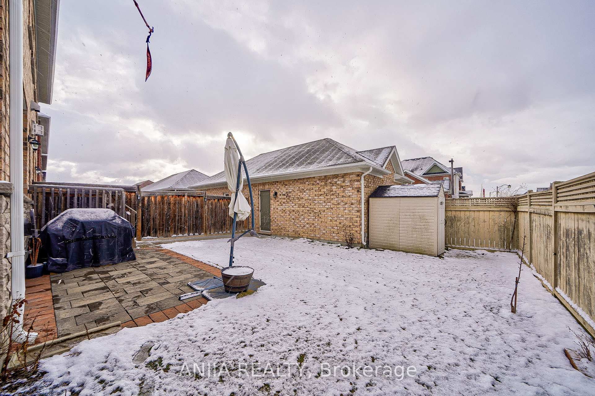 1 Demott Avenue photo 37