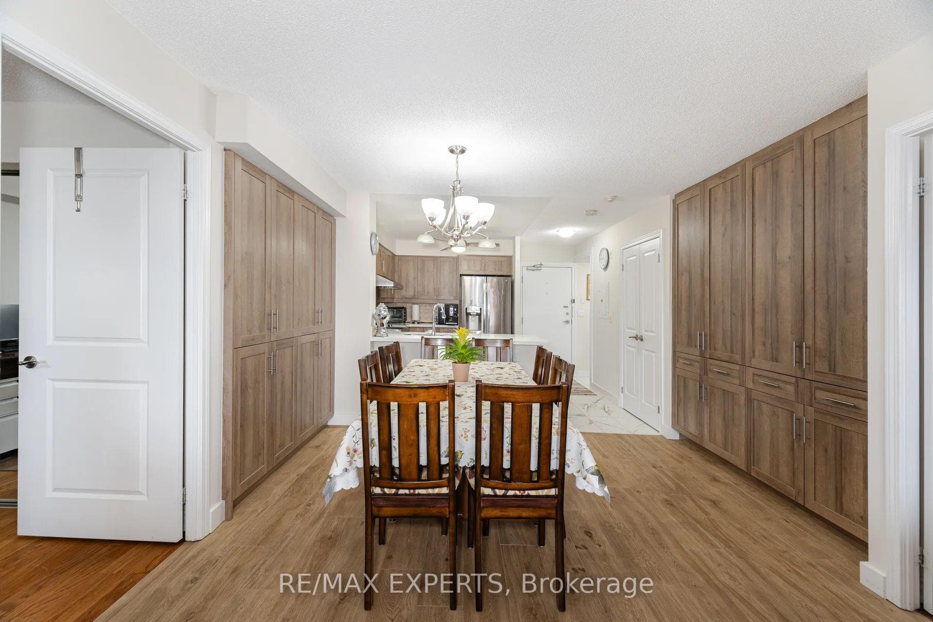 8026 Kipling Avenue Unit 403 photo 12