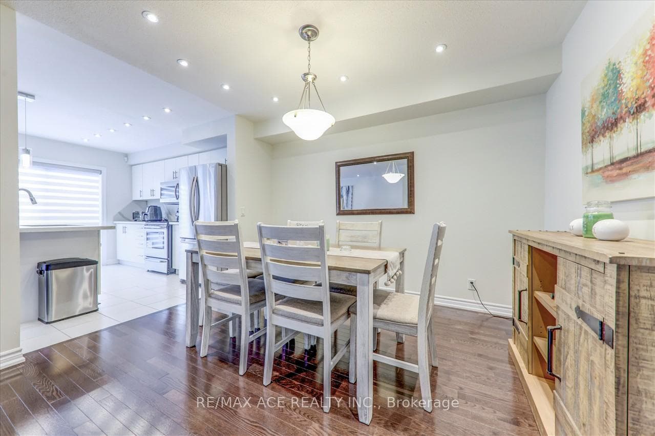2486 Steeplechase Street photo 9