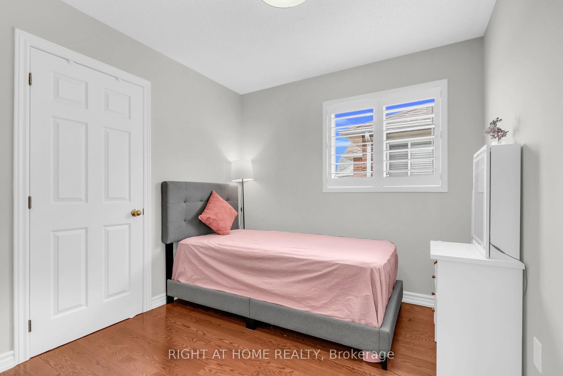 847 Stonebridge Avenue photo 30