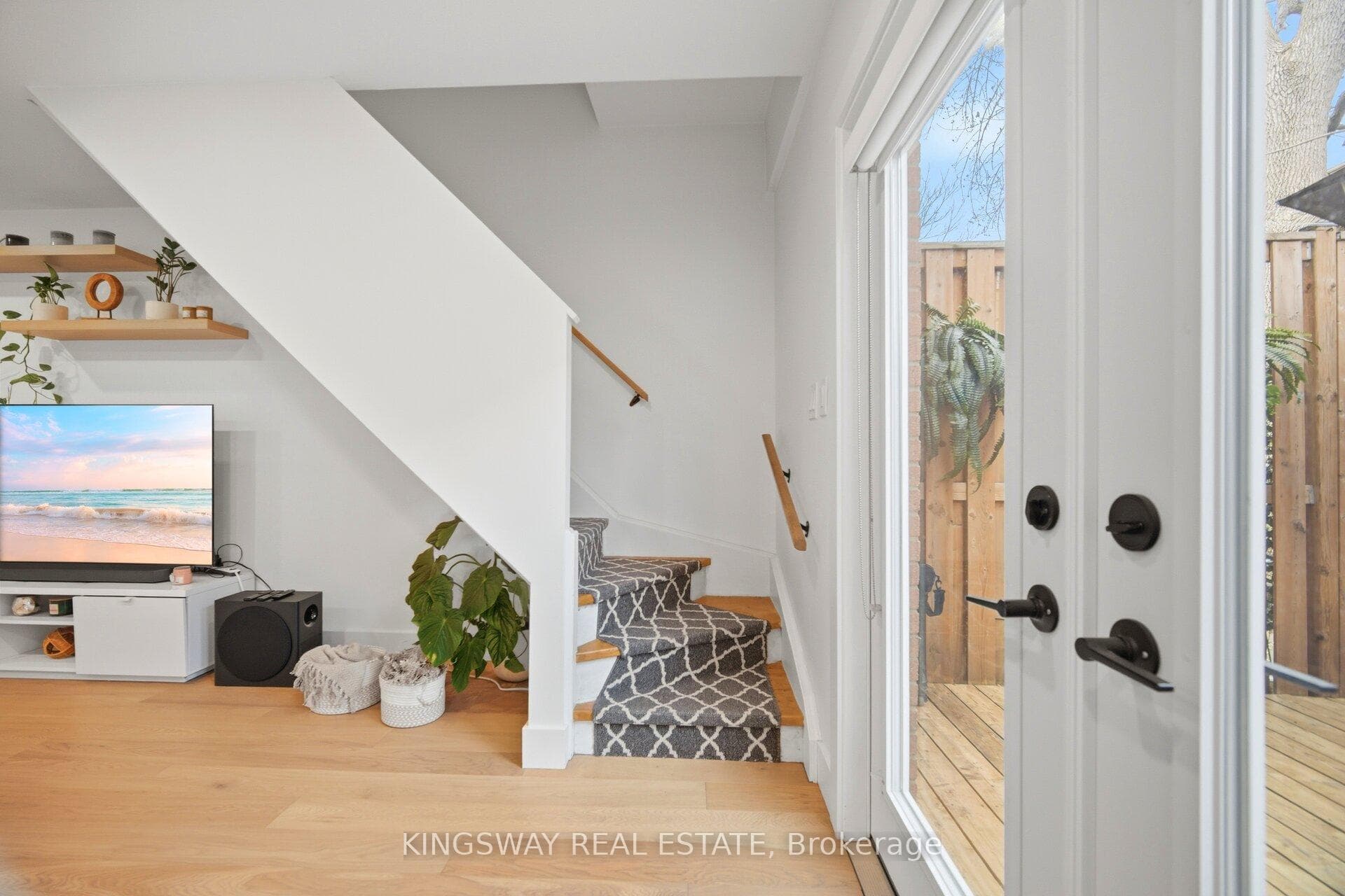 251 Ontario Street photo 14