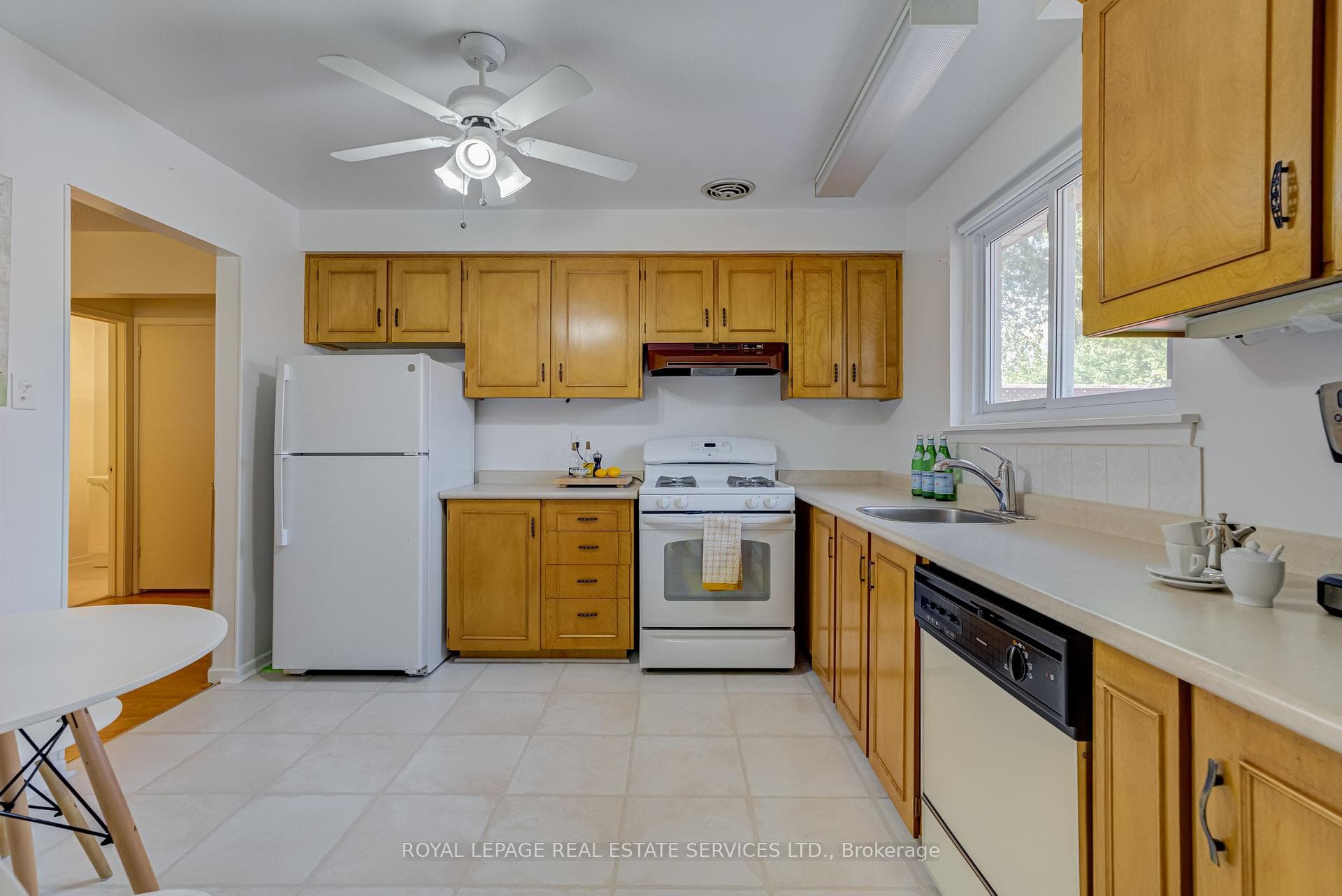 54 Garside Crescent photo 11