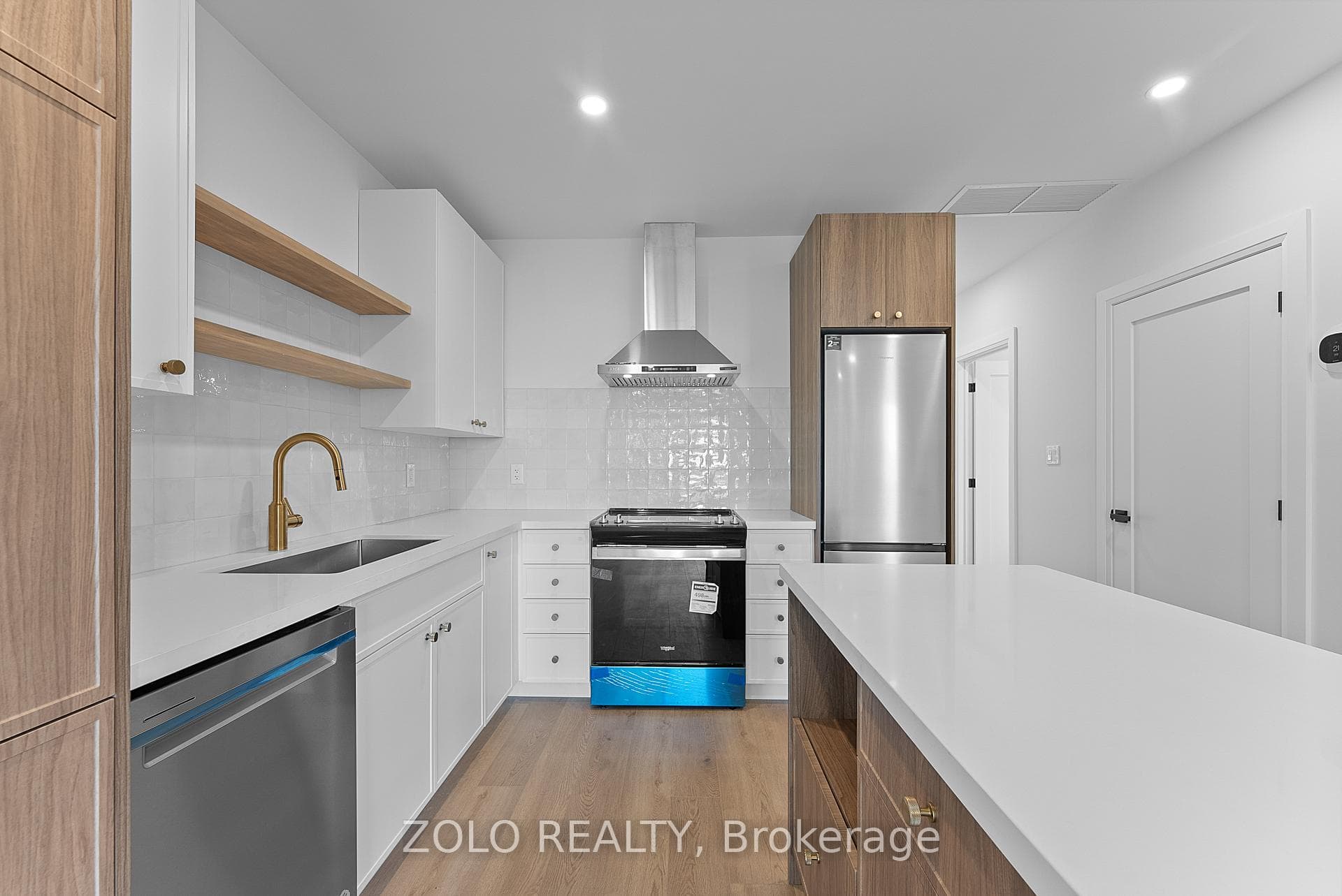 1556 Davenport Road Unit Upper photo 14