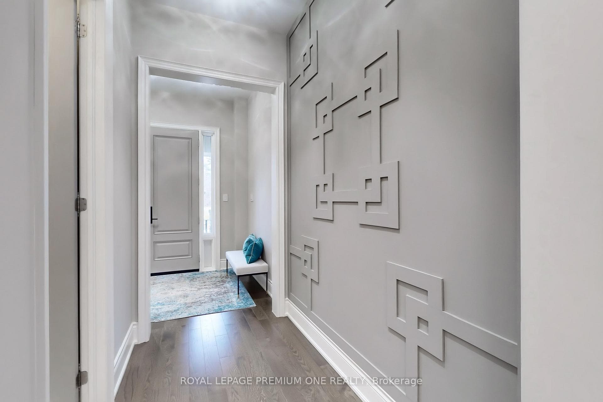 133 Cannes Avenue photo 20