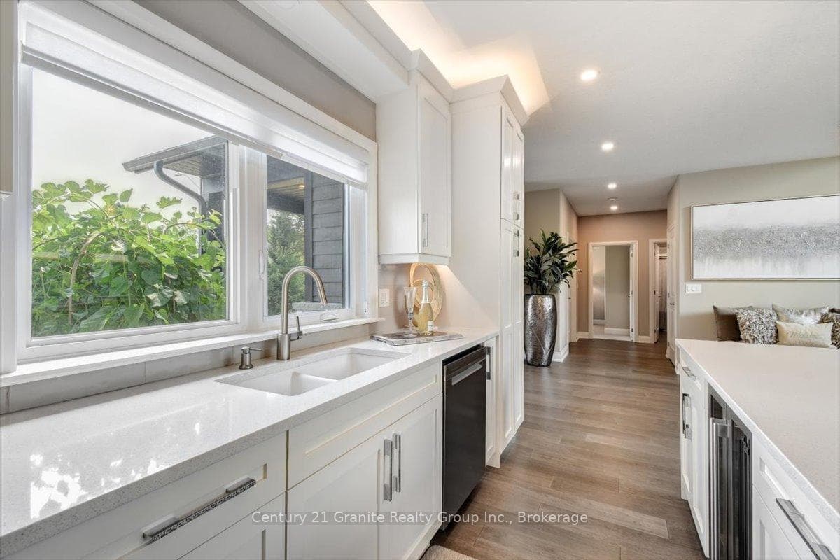 9 Bancroft Ridge Drive photo 10