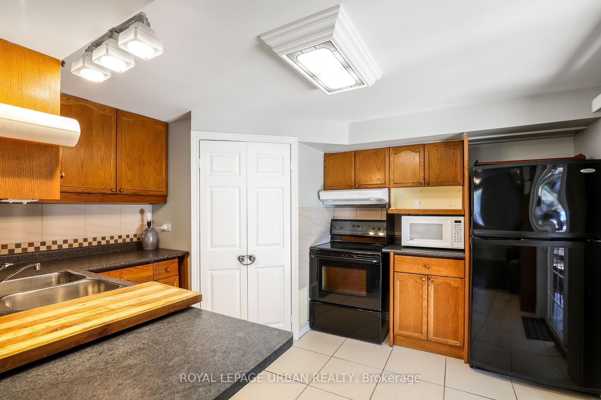 1081 Keswick Court photo 39