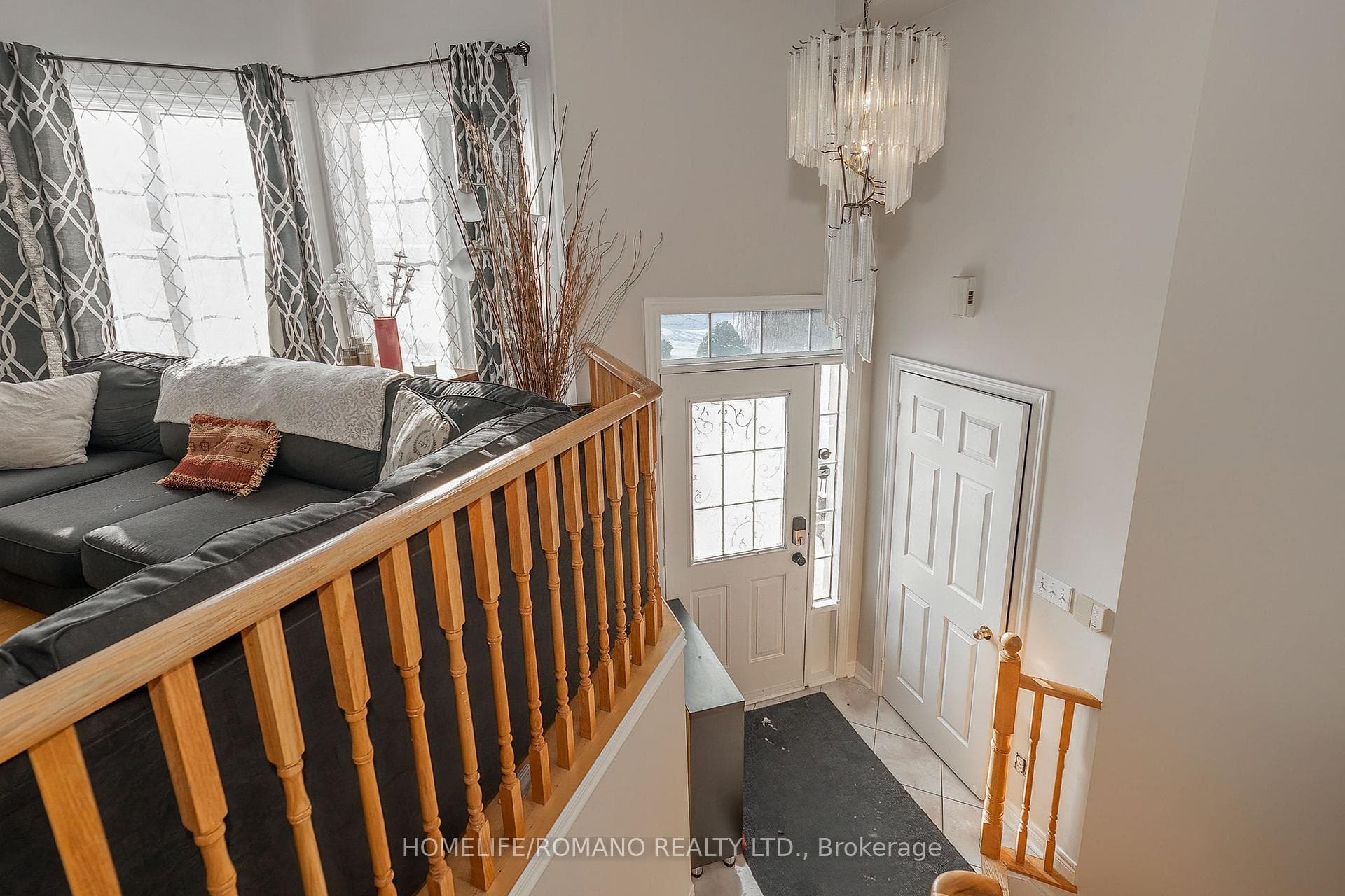 25 Bedell Crescent photo 5