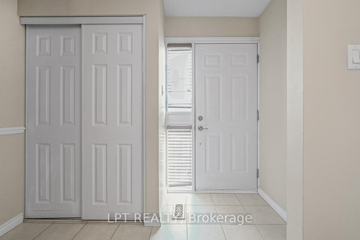 3501 Aladdin Lane Unit 1 photo 2