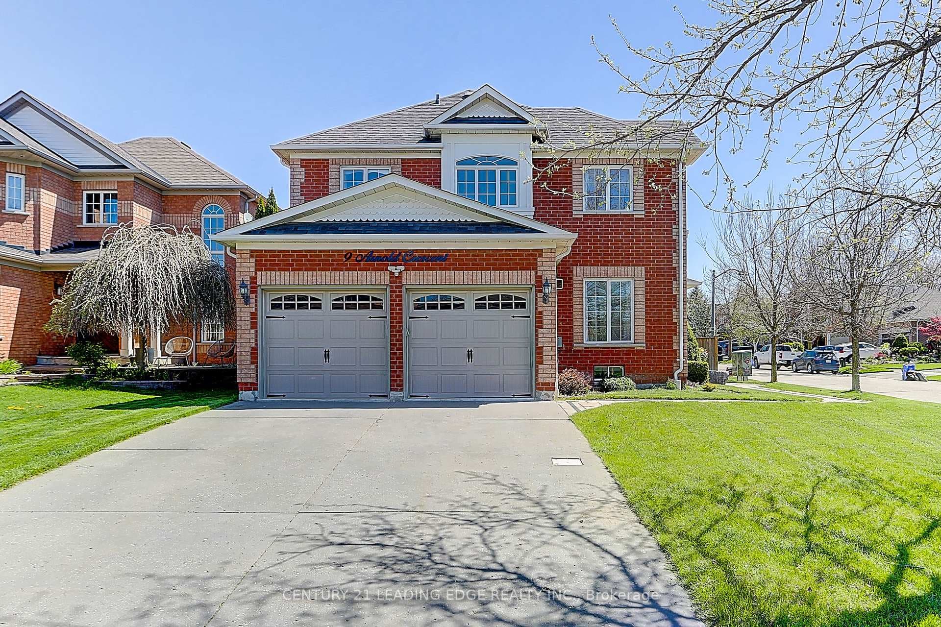 9 ARNOLD Crescent photo 1