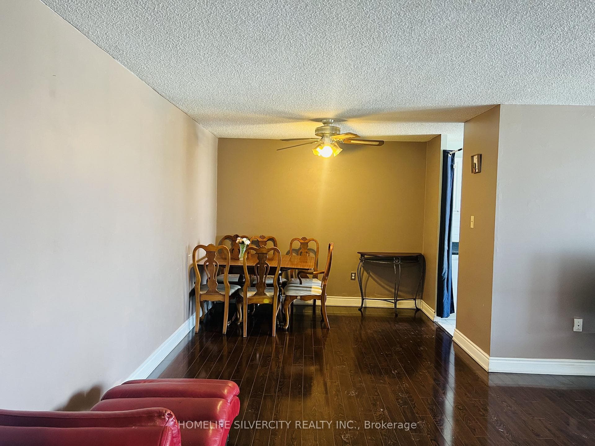 4 Kings Cross Road Unit 403 photo 5