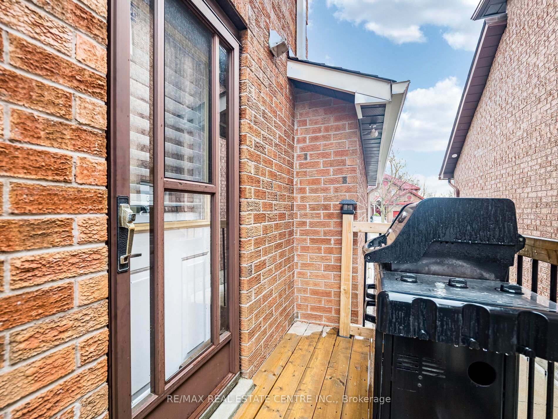 4 Lord Simcoe Drive photo 48