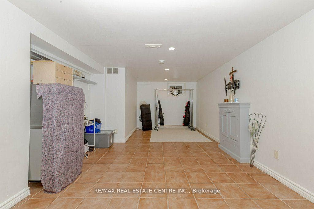 3 Avonmore Street photo 37