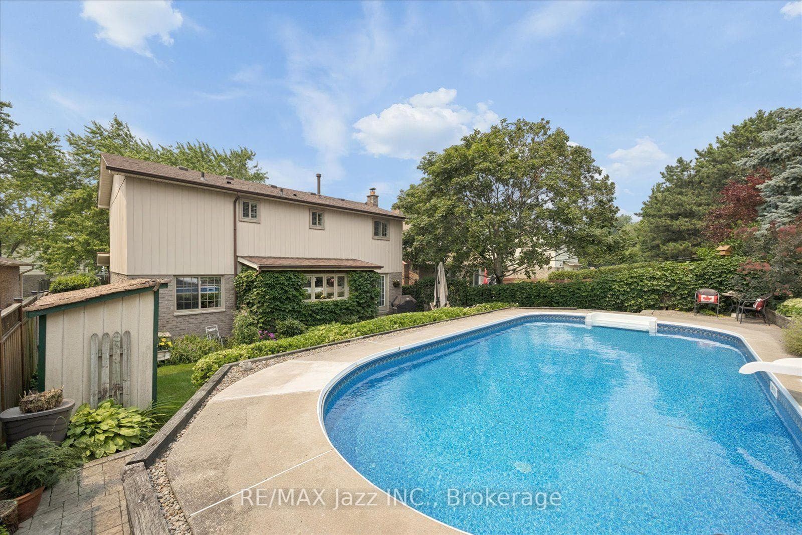 38 Trinity Crescent photo 43