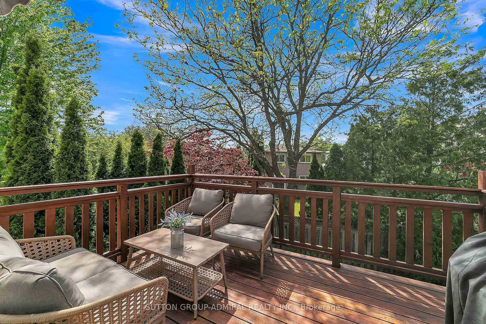 10 Park Lane Circle photo 24