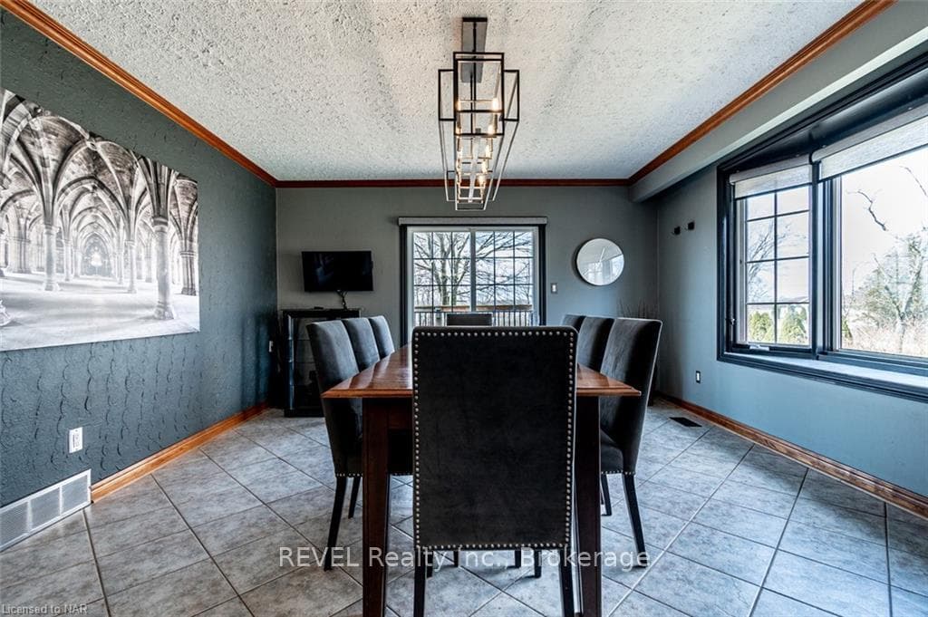 396 SAWMILL Road photo 13
