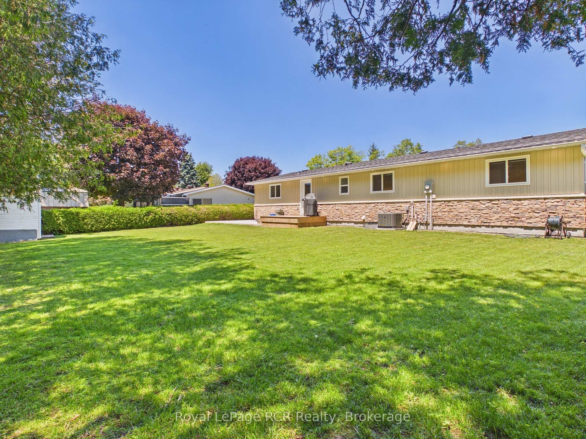 25 Inverlyn Crescent photo 5