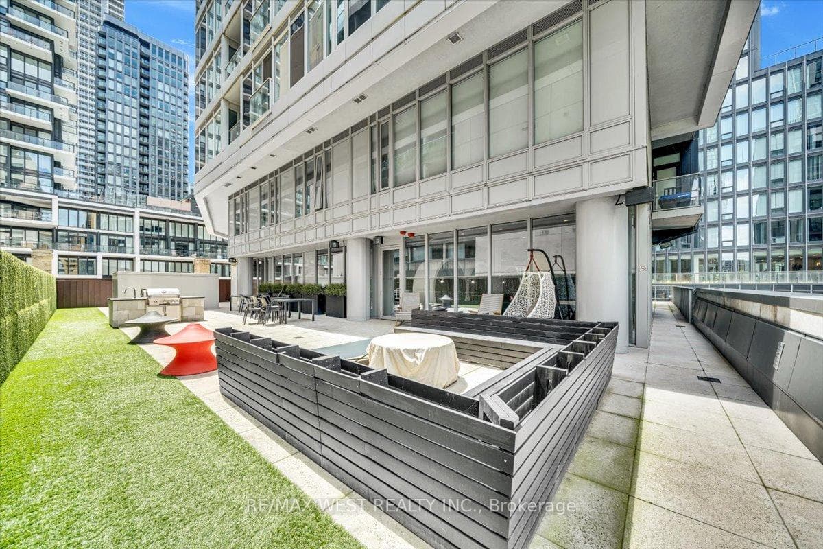 68 Shuter Street Unit 2307 photo 21