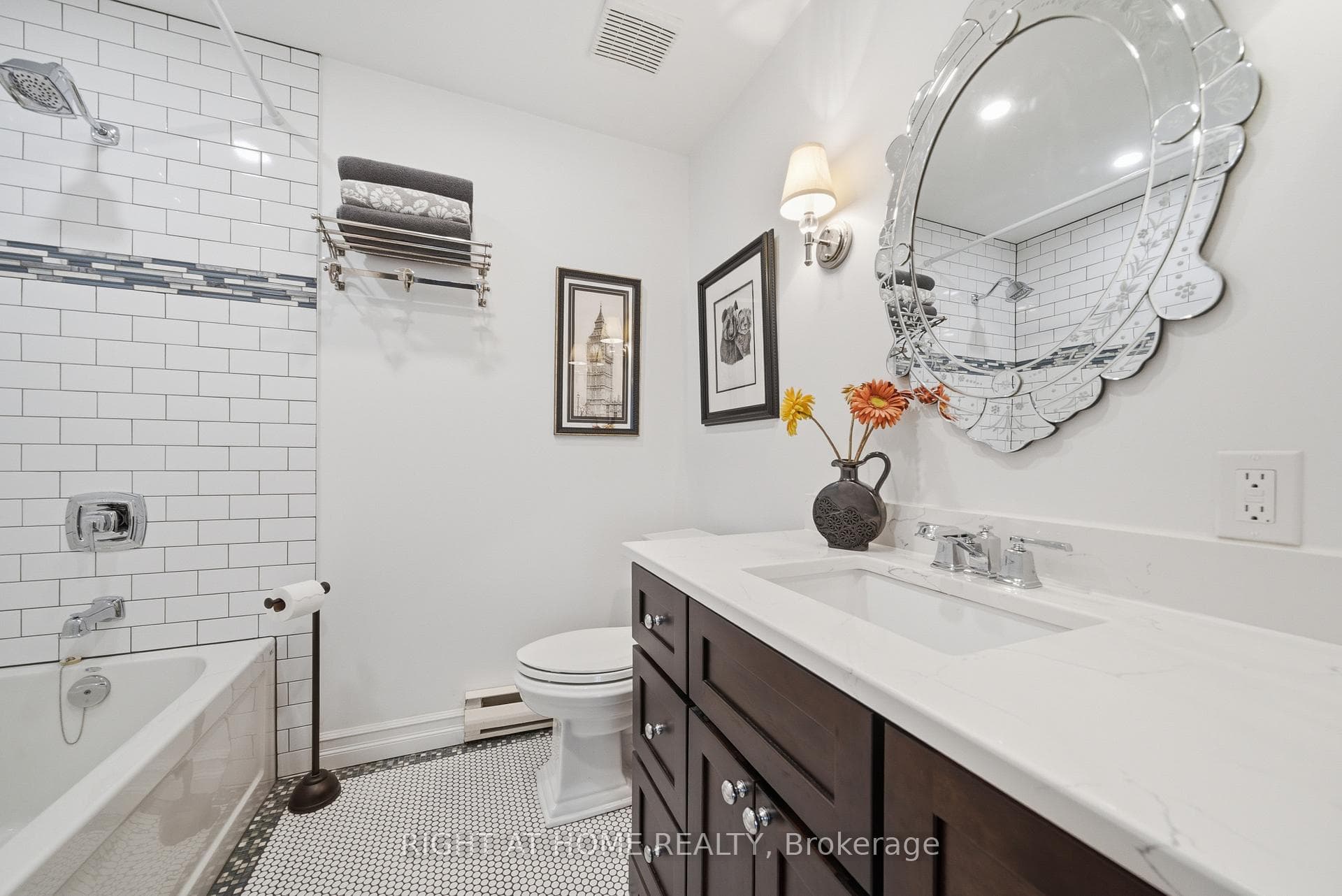 Main 4pc Bathroom
