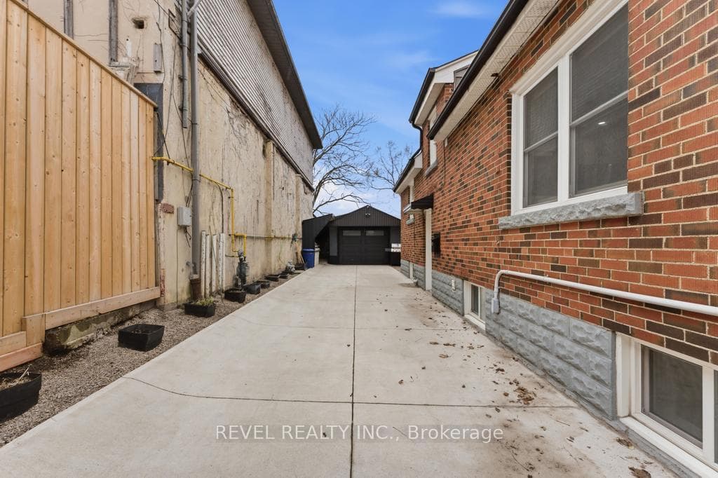 44 Jefferson Avenue photo 6