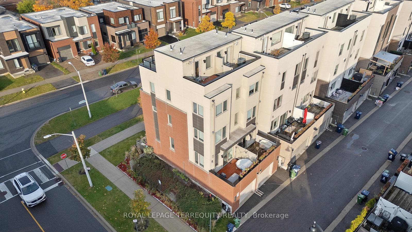 17 Stanley Greene Boulevard photo 32