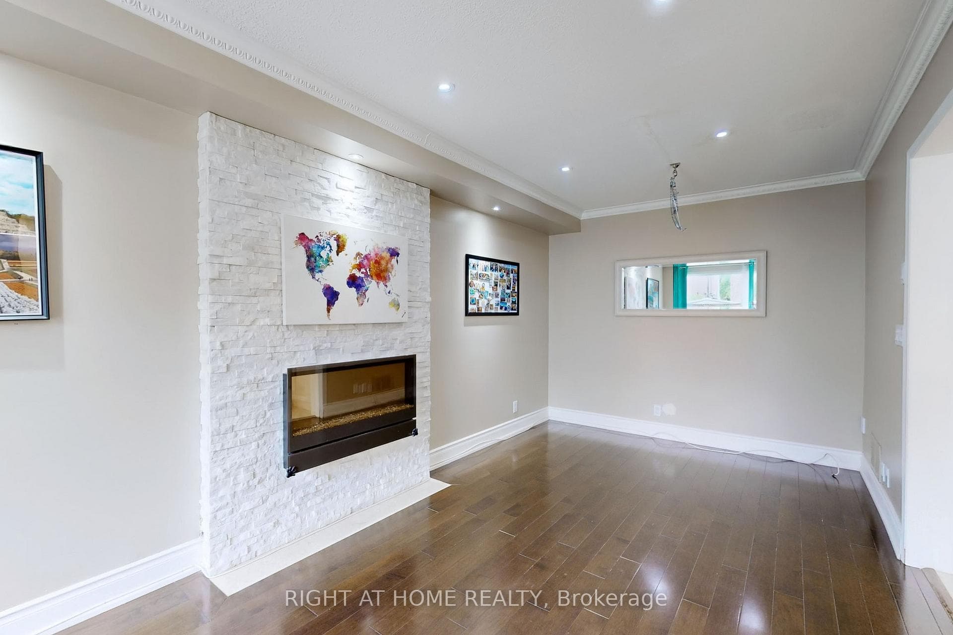 30 Casabel Drive Unit Upper photo 12