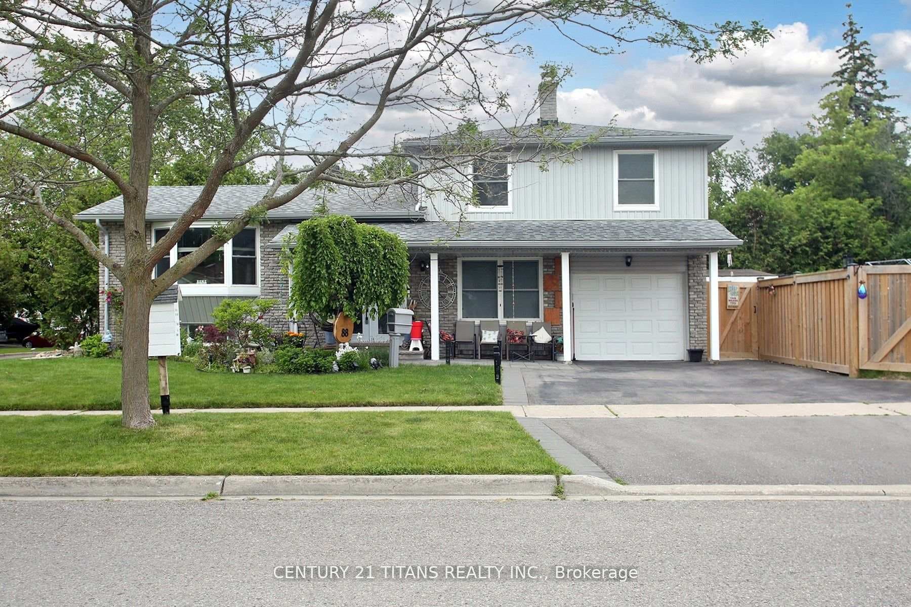 88 Hobbs Drive photo 1