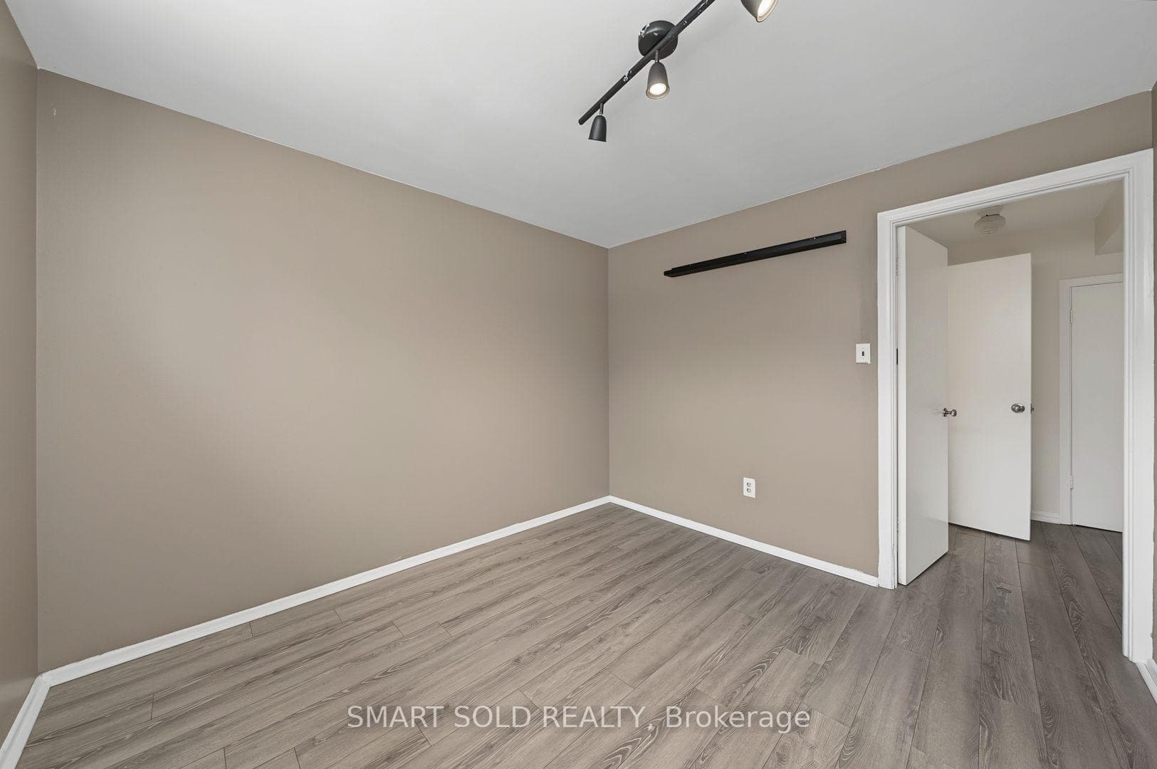 1 Cameo Crescent photo 31