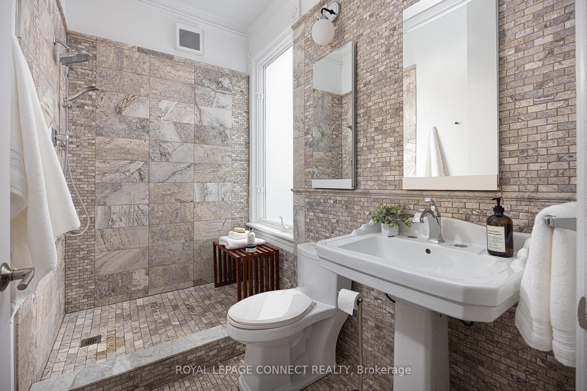 111 Cowan Avenue photo 23
