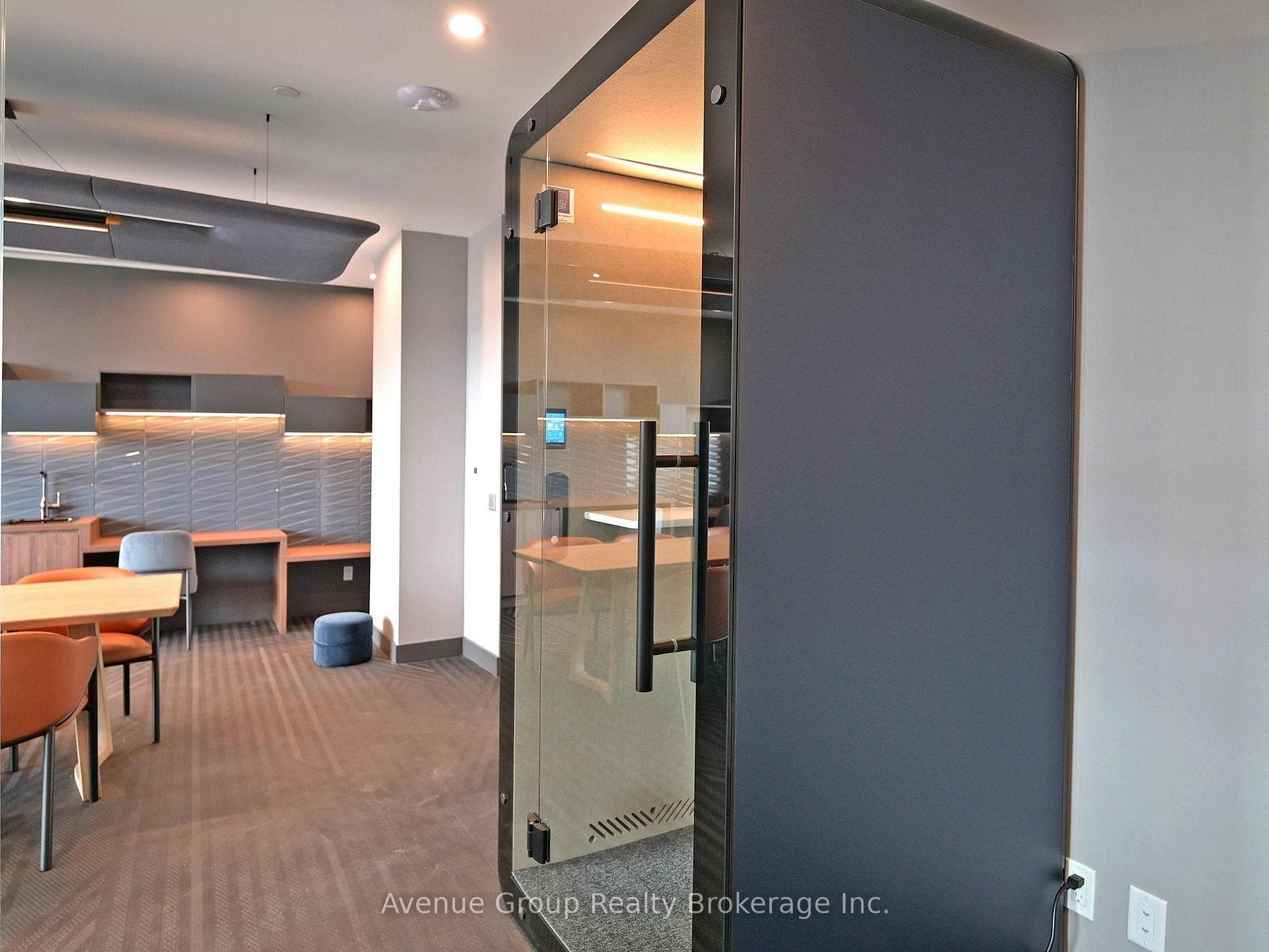 1037 The Queensway N/A Unit 620 photo 34