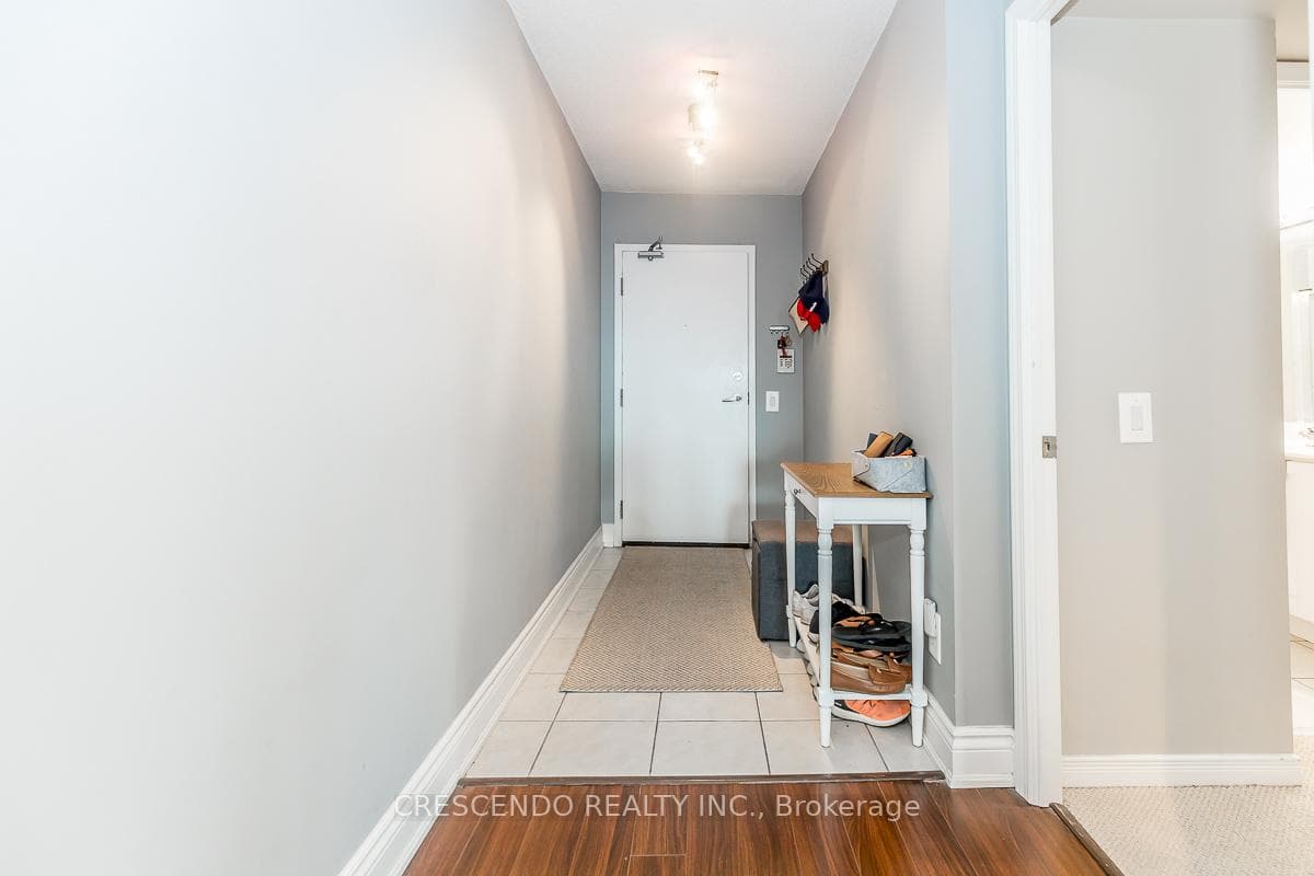 30 Harrison Garden Boulevard Unit 902 photo 6