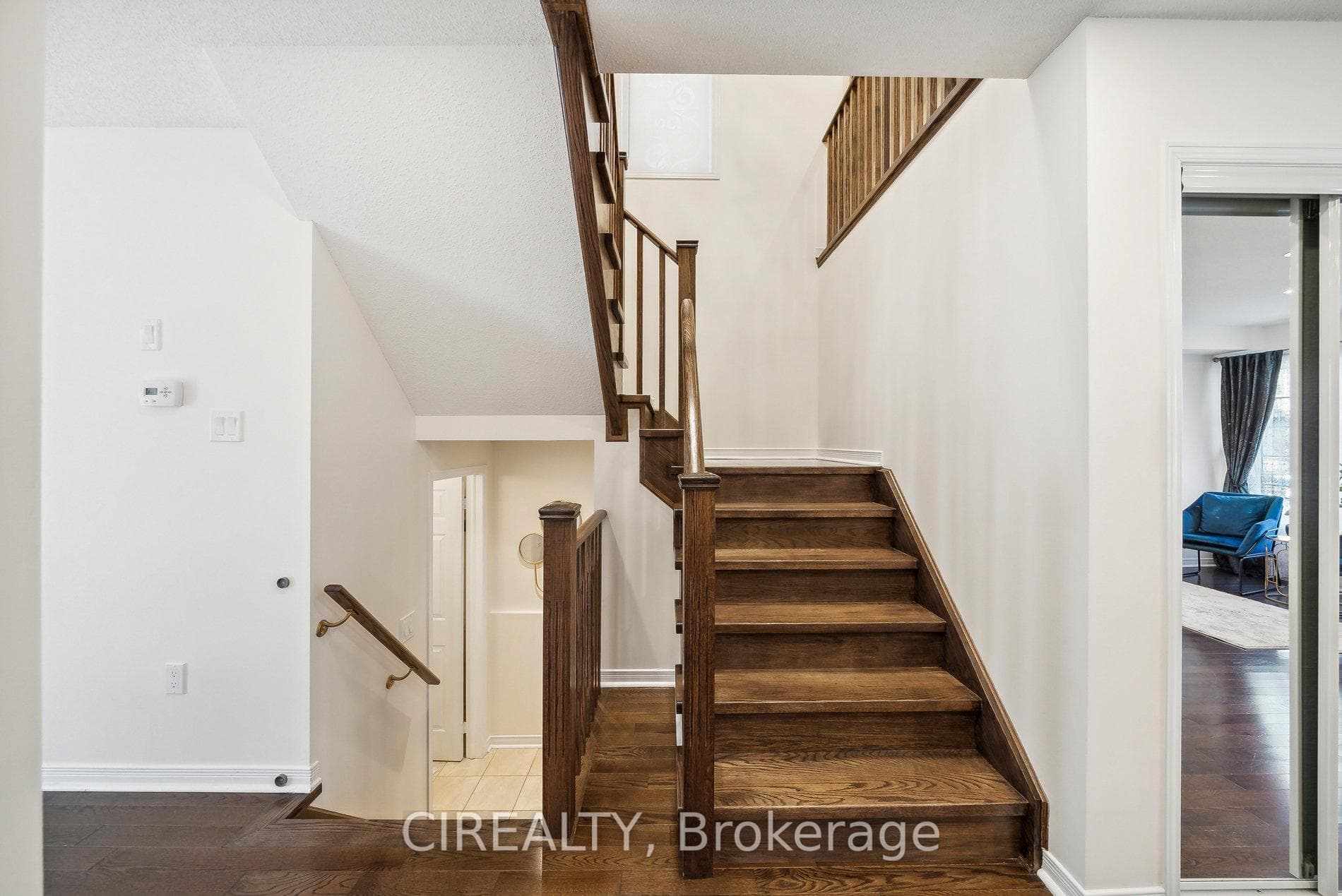 68 Westcliffe Crescent photo 5