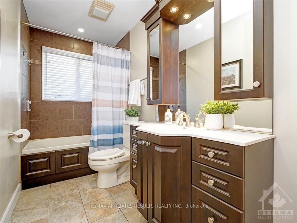 1247 MCWATTERS Road photo 20