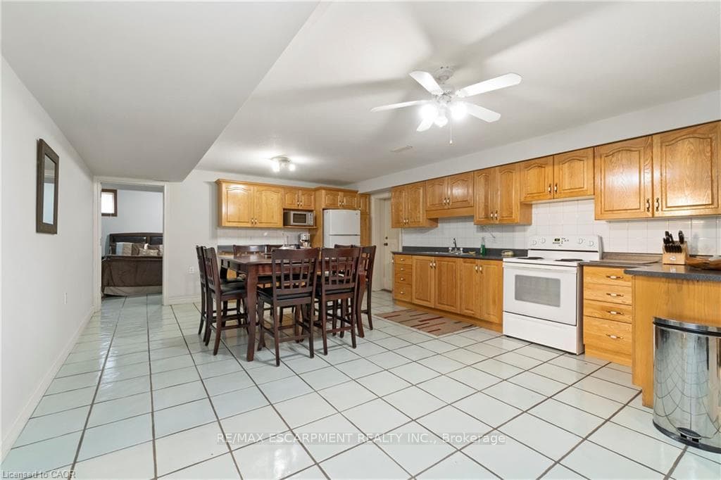 266 Sumach Drive photo 31