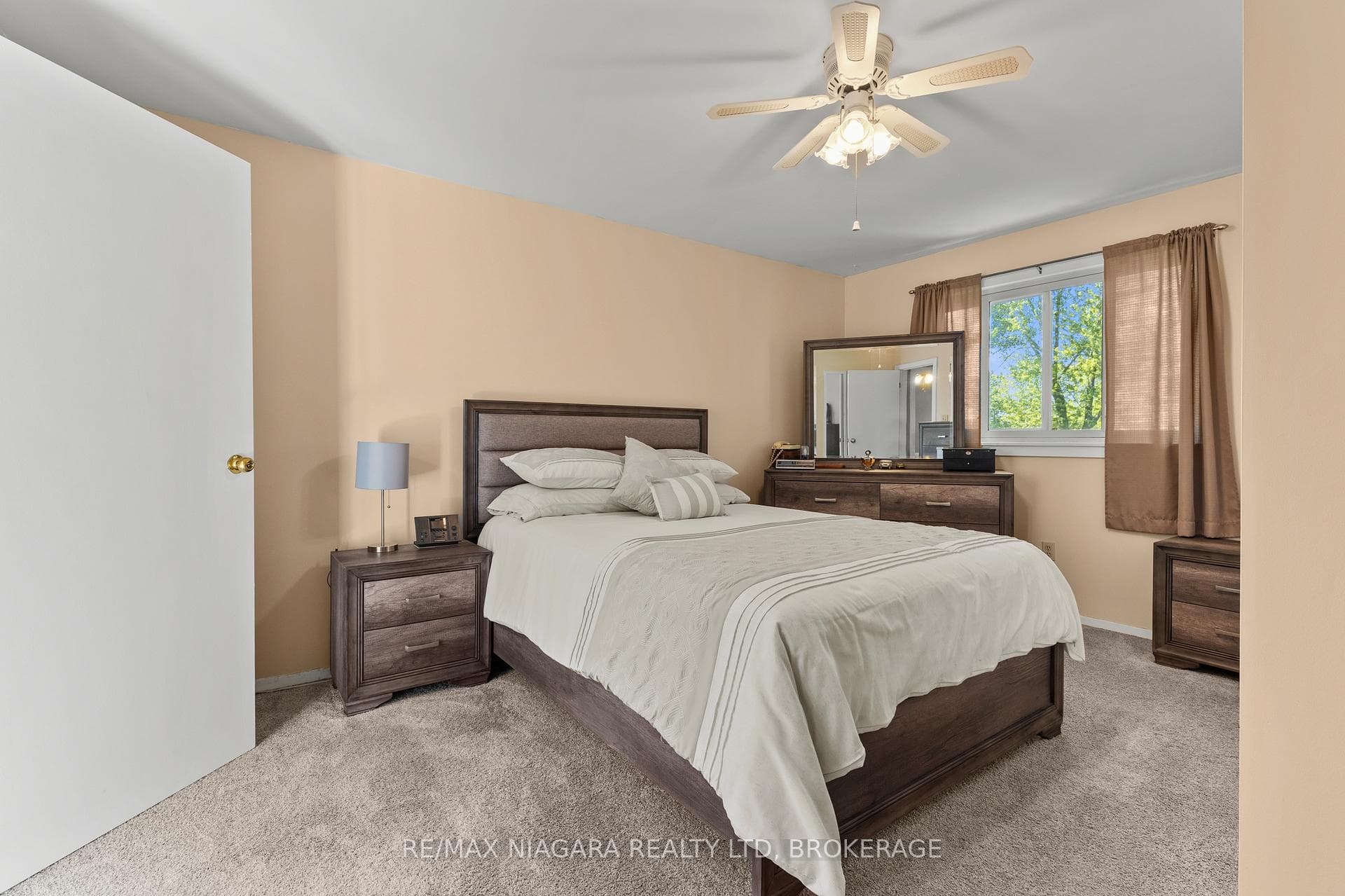 7931 Watson Street photo 15