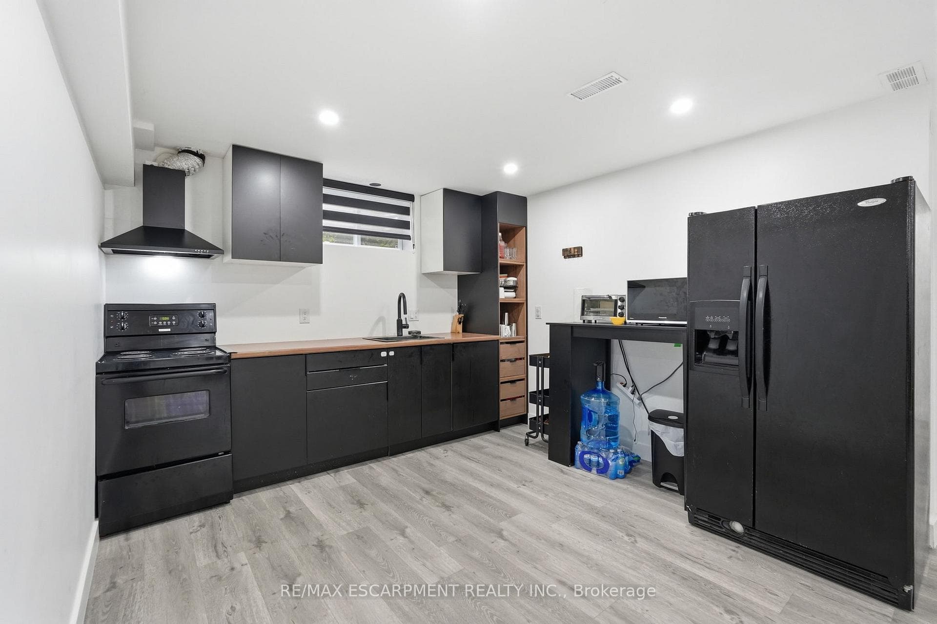 2 CURRIE Drive photo 33