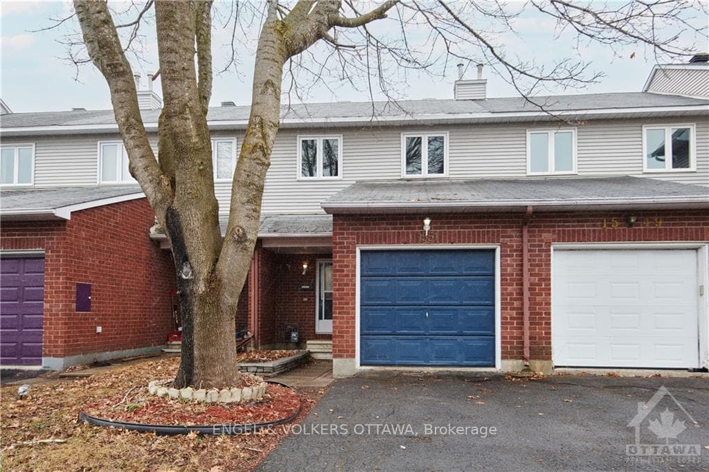 1551 BRIARFIELD Crescent photo 1