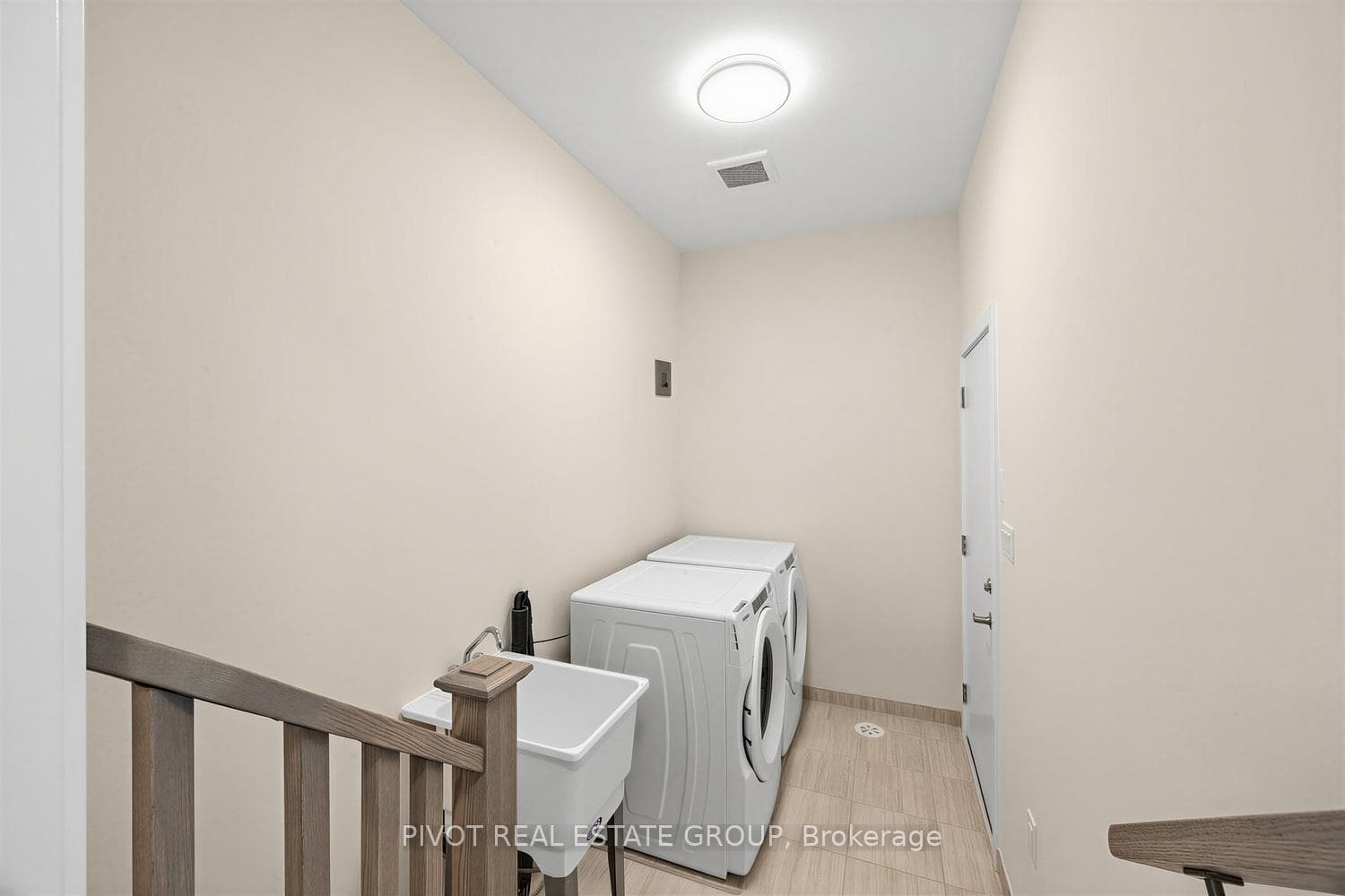 2 Lively Way photo 11