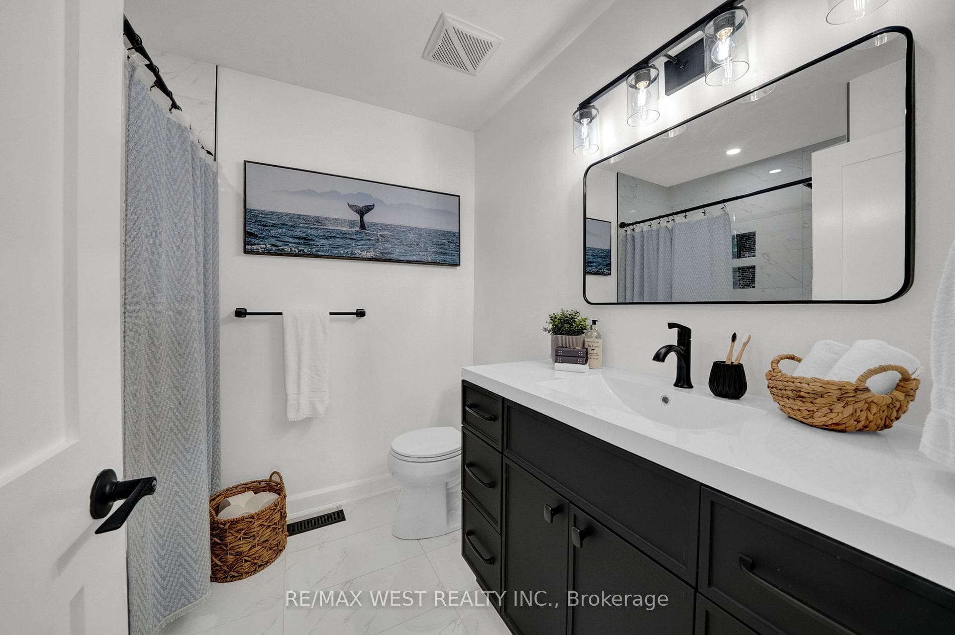 1436 Bridgeport Street photo 26