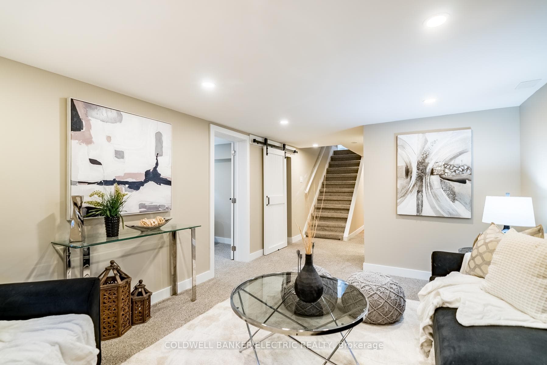 422 Bellevue Street photo 22